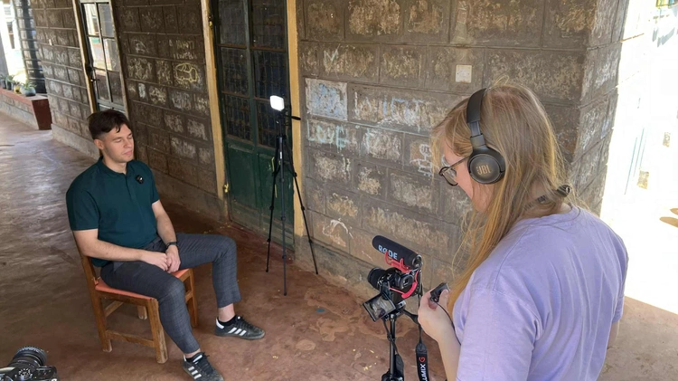 Karibu! To znaczy: Witaj!