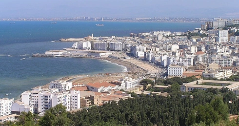 Algieria: Ustawa kryminalizującą francuską kolonizację