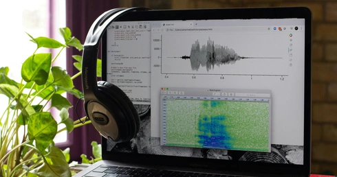 Twarz i głos w epoce algorytmów. Papież ostrzega przed iluzją relacji i wzywa do odpowiedzialnej AI