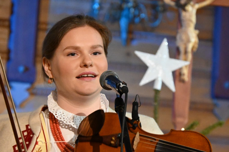 Kolędowanie z Muzyką Lassaków "Heliosów" 