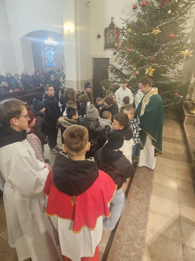 Biblia w centrum liturgii w Ożarowie