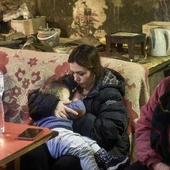 Rosjanie rozmawiają o pokoju, ale nie przestają bombardować ukraińskich miast