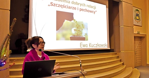 Wykłady potrwają do czerwca.