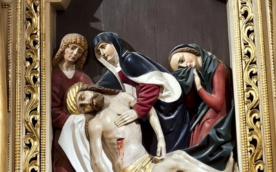 Cennym zabytkiem jest średniowieczna pieta z warsztatu mistrza Wita Stwosza. 