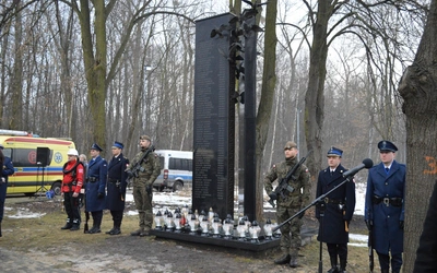 Obchody 20. rocznicy tragedii budowlanej na terenie MTK