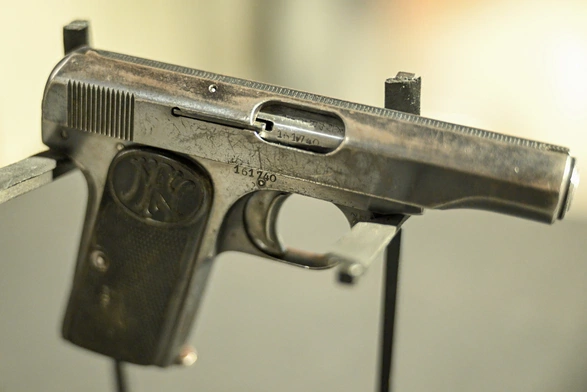 Pistolet mjr. Sucharskiego trafił do Muzeum II Wojny Światowej