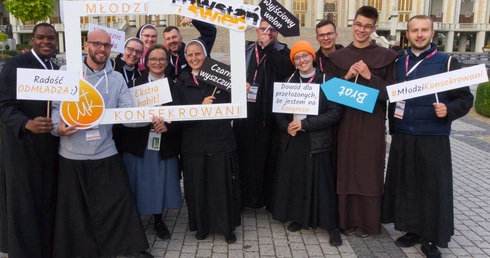 Kim są osoby konsekrowane w Polsce? Najnowsze dane pokazują skalę i różnorodność powołań