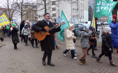 Marsz Radości z okazji wspomnienia św. Jana Bosko w Zespole Szkół Salezjańskich