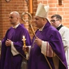Kapłani i wierni modlili się zmarłych biskupów i rządców naszej diecezji