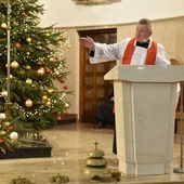 Inny niż wszyscy święci