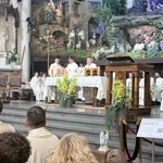 Adoracja żłóbka Liturgicznej Służby Ołtarza