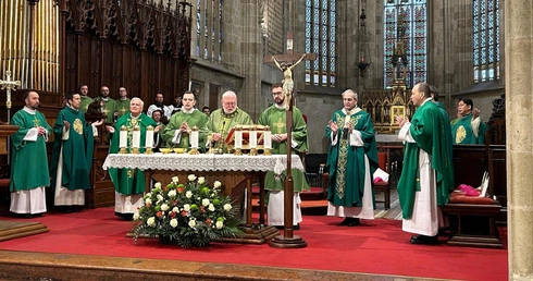 Abp Gallagher w Bratysławie: Drogi do pokoju muszą być zawsze otwarte