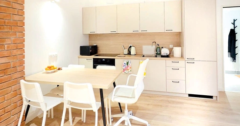 Pomieszczenia zostały gruntownie wyremontowane, aby dać nie tylko poczucie bezpieczeństwa, ale również maksymalny komfort mieszkania.