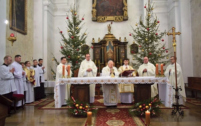 Centralnym punktem uroczystości była uroczysta Eucharystia.