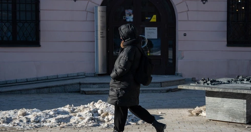 MEN: Ponad pół tysiąca szkół w kraju zamkniętych z powodu mrozu