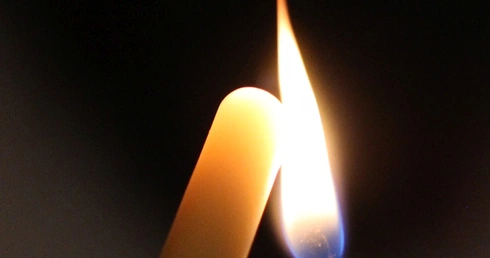 Z płonącą lampą. Polskie karmelitanki od 80 lat we Wrocławiu