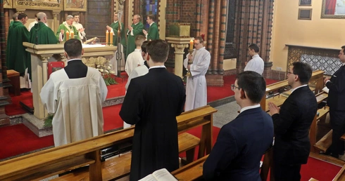 20. rocznica święceń biskupich abp. Józefa Kupnego - uroczysta Msza w seminarium wrocławskim