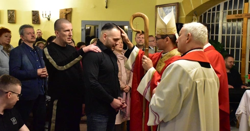 18 osadzonych w więzieniu przyjęło sakrament bierzmowania