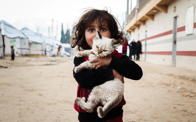 Niespotykana skala sieroctwa wojennego – 58 tys. dzieci w Strefie Gazy pozostaje bez opieki dorosłych. Możesz im pomóc