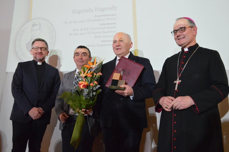 Opolska profesor, burmistrz Trzebnicy oraz Apostolstwo Chorych wyróżnieni 50. Nagrodą im. Juliusza Ligonia