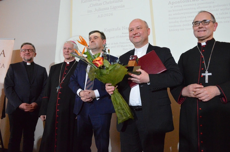 Opolska profesor, burmistrz Trzebnicy oraz Apostolstwo Chorych wyróżnieni 50. Nagrodą im. Juliusza Ligonia