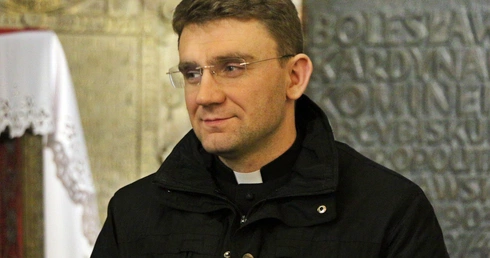 "Przepraszam wszystkich, którzy czują się zawiedzeni moim postępowaniem sprzed lat i proszę o wybaczenie". Oświadczenie ks. Teodora Sawielewicza