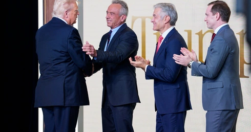 Trump czyni Ameryką znów wielką