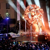 W Cortinie i Mediolanie zapłonęły znicze olimpijskie - Zimowe Igrzyska Olimpijskie we Włoszech rozpoczęte