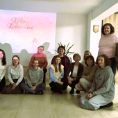 Kolory kobiecości - czas zatrzymania i spotkania