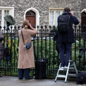 Epstein molestował, lecz brak dowodów na siatkę handlu seksualnego