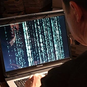 Ktoś podszywa się pod abp. Józefa Kupnego w mailach