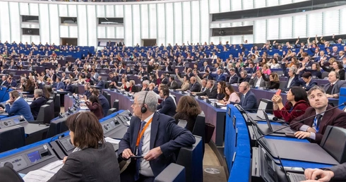 PE poparł utworzenie listy bezpiecznych krajów pochodzenia ws. migracji i azylu