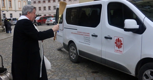 Kościół wrocławski pomaga chorym bardzo konkretnie [LICZBY]