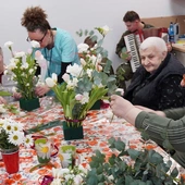 Wrocławskie hospicjum bonifratrów w Dzień Chorego zmieniło się w wielki ogród