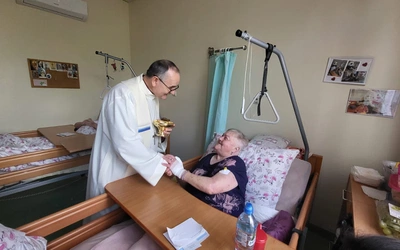 Dzień Chorego 2026. Abp Andrzej Przybylski sprawował Mszę św. w Hospicjum im. św. Jana Pawła II w Żorach