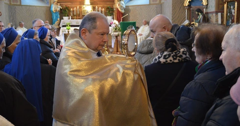 Dzień Chorego 2026. Bp Grzegorz Olszowski celebrował Mszę św. w kaplicy Szpitala Zakonu Bonifratrów pw. Aniołów Stróżów w Katowicach-Bogucicach