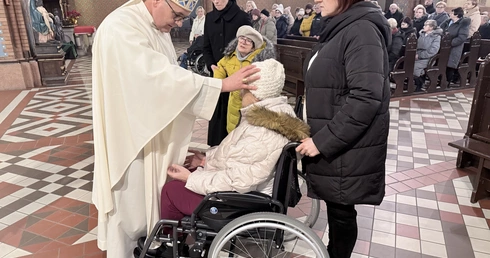 Dzień Chorego 2026. Mszy św. połączonej z udzieleniem sakramentu namaszczenia chorych przewodniczył abp Andrzej Przybylski