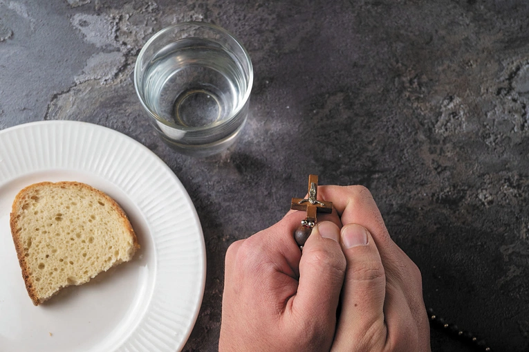 Post, który prowadzi do Boga. Jak nie zgubić sensu wielkopostnych wyrzeczeń