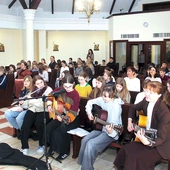 Niedzielna  Msza św. zwieńczyła trzydniowe koszalińskie  rekolekcje.