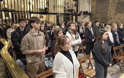 Msza św. w intencji młodych w Kaplicy Matki Bożej Jasnogórskiej. 