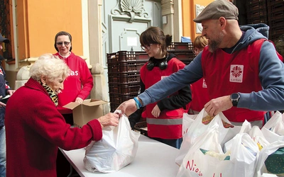 Pomoc najuboższym to piękna forma wielkopostnej jałmużny. 