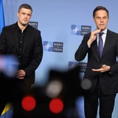 Rutte: NATO będzie z Ukrainą tak długo, jak będzie trzeba
