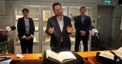 Średniowieczny rękopis dzieł św. Augustyna wrócił do Wrocławia. To prawdziwy skarb!