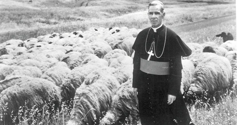 Przenikliwy myśliciel, gorliwy duszpasterz, charyzmatyczny kaznodzieja. Czekając na beatyfikację biskupa Fultona Sheena