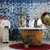 Eucharystii przewodniczył bp Andrzej Iwanecki, obok o. Mariusz Mazurkiewicz CSsR. 
