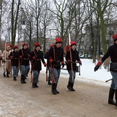Grupa rekonstrukcyjna odtwarzająca oddział  płk. Zygmunta Chmieleńskiego. 
