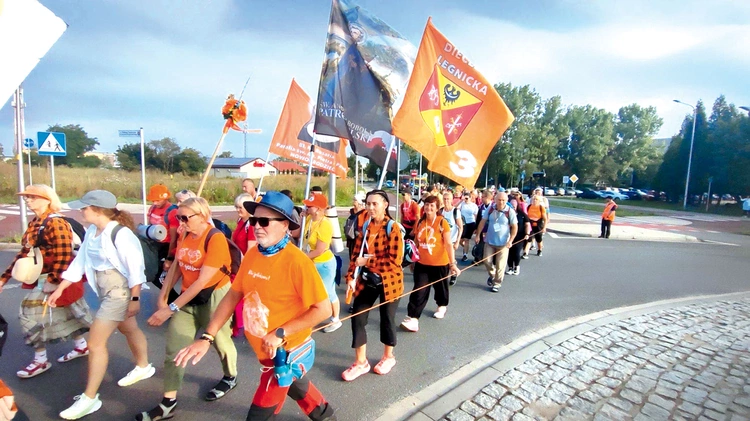 Grupa pokutna oraz aplikacja dla pielgrzymów – to nowości tegorocznej legnickiej wędrówki  do Czarnej Madonny.