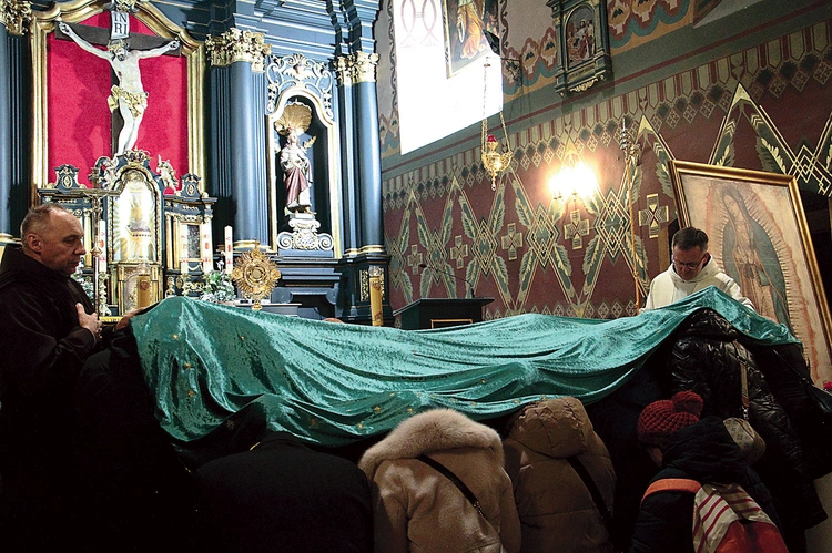 To czas na indywidualną rozmowę z Matką i oddanie Jej ważnych spraw.