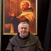 Ojciec Ciak jest tłumaczem, rekolekcjonistą, wykładowcą i dyrektorem Instytutu Duchowości Carmelitanum. – Św. Jan od Krzyża w ramach kierownictwa duchowego dawał osobom spersonalizowane bileciki. Wyszło ich wydanie kieszonkowe „Słowa światła i miłości. Przestrogi”. To myśli w sam raz do czytania każdego dnia – radzi.