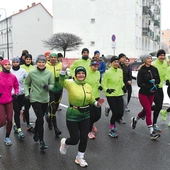Kolejny wspólny trening już 1 marca o godz. 15, a ostatni w Niedzielę Palmową. Rozpoczęcie zawsze przy ul. Witosa 15. Przypominamy również, że zapisy trwają do końca lutego. Na ten moment jest już ok. 450 osób, a górny limit to 700. 